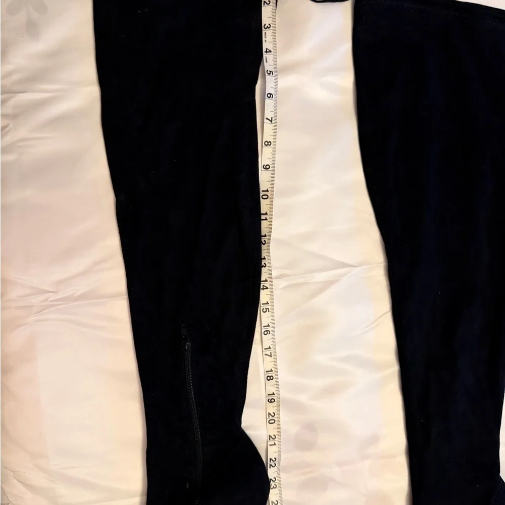 Black Over-the-Knee Heeled Boots (Size 8) Forever 21 winter boots suede